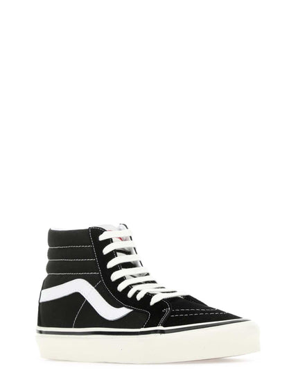 1094504 VANS men's outdoor travel walking casual shoes