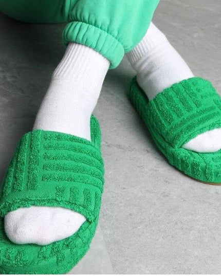 2021 Flat Furry Slippers Thick Sole Open Toe Women Slides