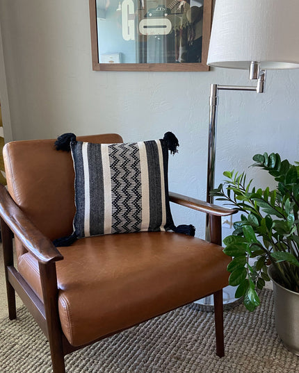Zig Zag Accent Cotton Pillow Cover.