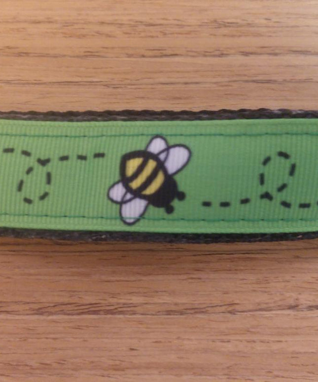 Leash/ Large/ Bees