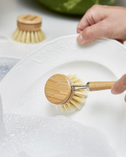 Wooden and Sisal Dish Brush with 2 Pieces Replacement Brush Heads
