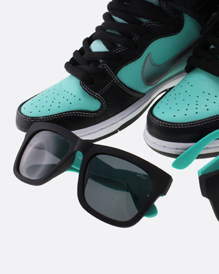 Jase New York Avery Sunglasses in Aqua