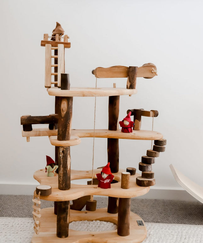 QToys Australia (USA) Three level tree house play set